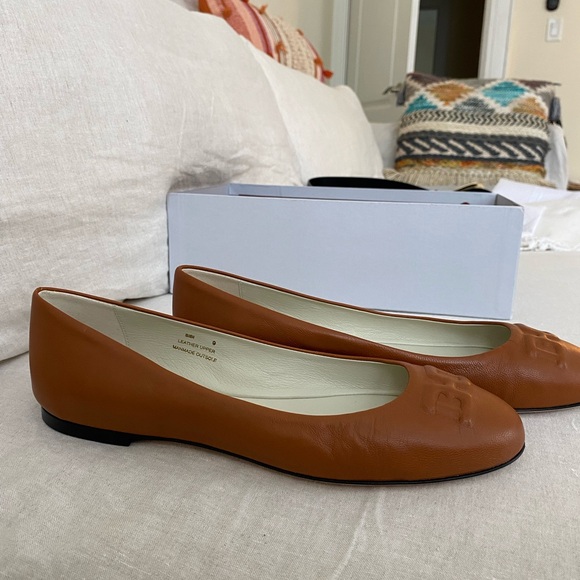 Brand new flats purchased on final sale but are too small. - Picture 2 of 3